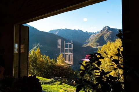 Natural landscape, Living room, Mountain view