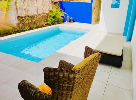Location Maison Bleue avec piscine privative au Carbet Martinique House in Martinique