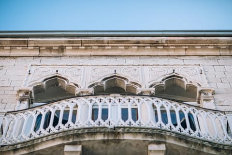 Property building, Balcony/Terrace