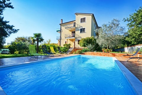 Apartments with pool Albina Bed and Breakfast in Istria County