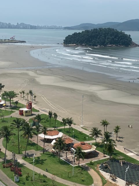 São Vicente Itararé prédio frente mar apto fundo vista parcial Apartment in Santos