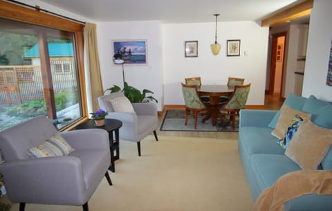 Mossy Hill Suite Condo in Salt Spring Island