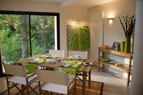 La Villa Antalya Bed and Breakfast in Ault