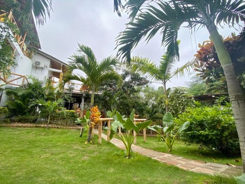 Hermanos Perdidos Surf Hostel in Manabí Province