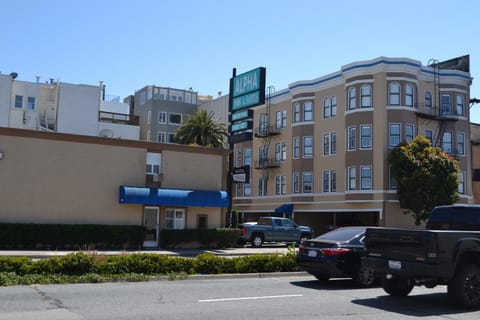 Property building, Facade/entrance