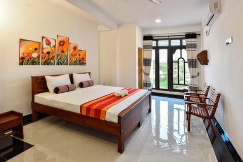 Gold Crown Residence Bed and Breakfast in Dambulla