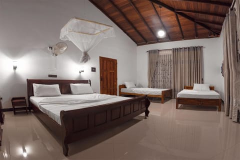 Gold Crown Residence Bed and Breakfast in Dambulla