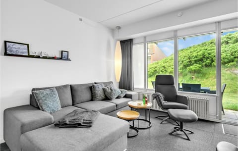 Cozy Apartment In Ringkbing With Kitchen Condominio in Søndervig