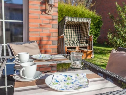 Garden, Dining area