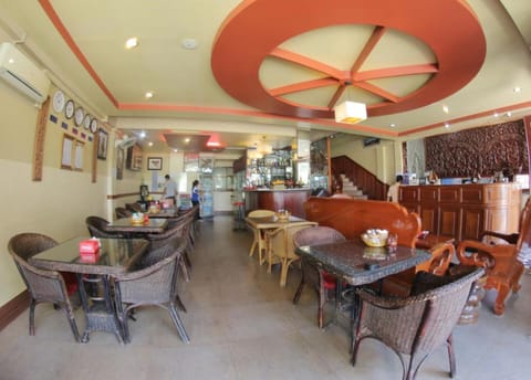 Golden Noura Villa-Pub & Restaurant Hotel in Phnom Penh Province