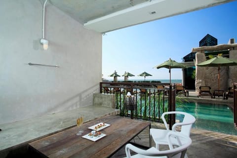 Pattaya Modus Beachfront Resort Resort in Pattaya City
