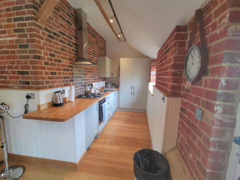 Blashford Manor Farmhouse Holiday Cottage - The Shire Cottage House in Ringwood