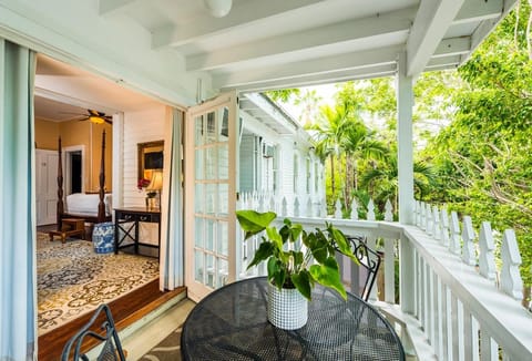 Seating area, City view, Garden view