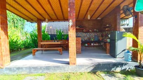 Patio, Spring, Day, Garden, Dining area, Garden view