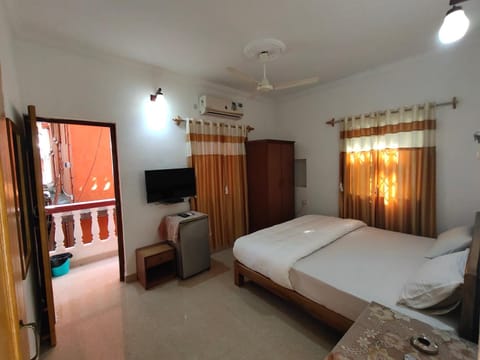Rosy Guest House Bed and Breakfast in Baga