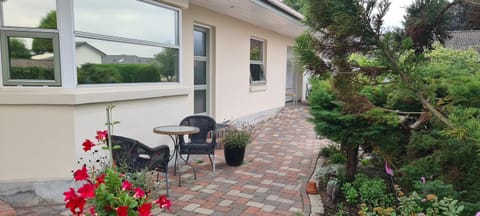 Garden, Dining area, Garden view