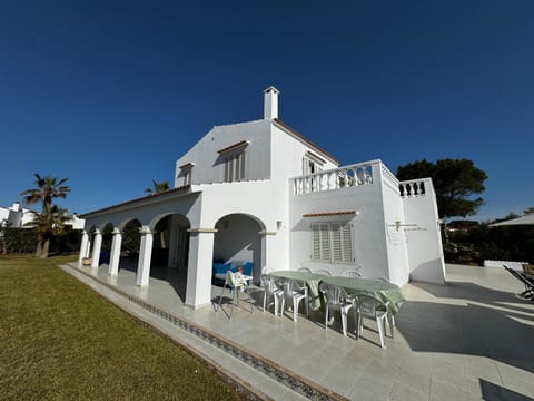 Villa Savanna Chalet in Cala en Blanes