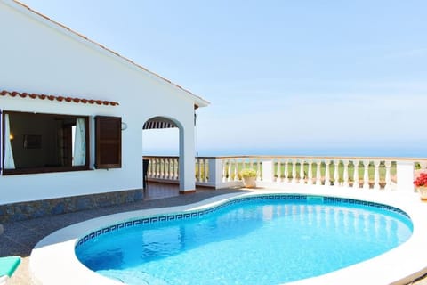 View (from property/room), Balcony/Terrace, Sea view, Swimming pool