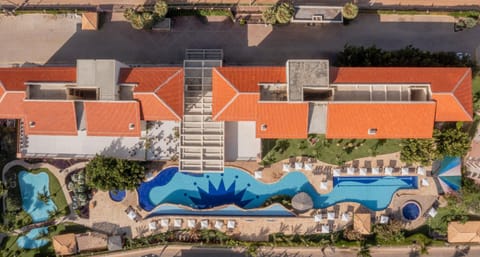 Property building, Bird's eye view, Pool view, Swimming pool