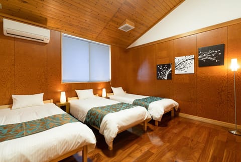 Bed, Photo of the whole room, Bedroom, air conditioner