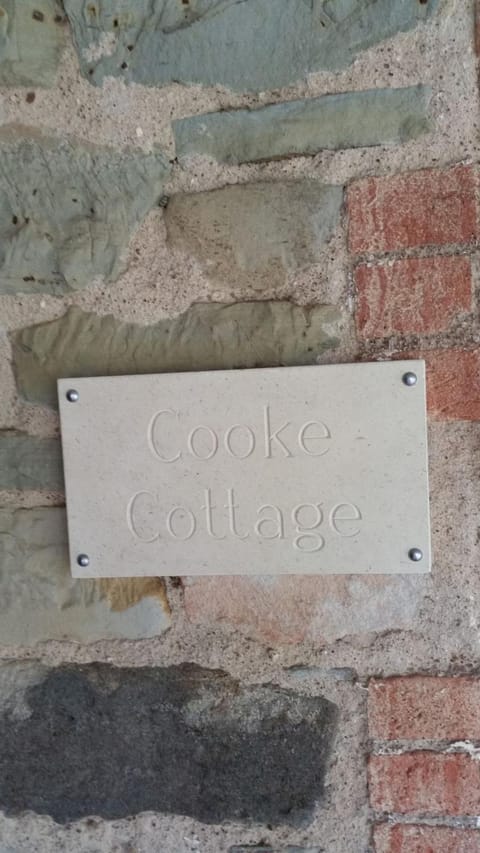 Cooke Cottage House in Clare
