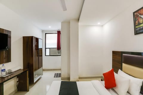 OYO 63355 Glorify Hotel Hotel in Noida