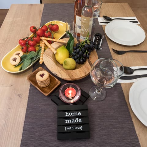 Food and drinks, Food, Lunch, Drinks