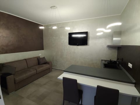 Bed, Kitchen or kitchenette, Living room