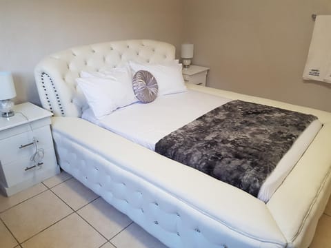 ALIMOP GUESTHOUSE Bed and Breakfast in Sandton