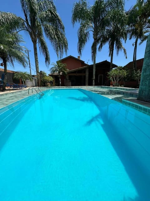 Casa com piscina em boraceia a 400 metros da praia Maison in Bertioga