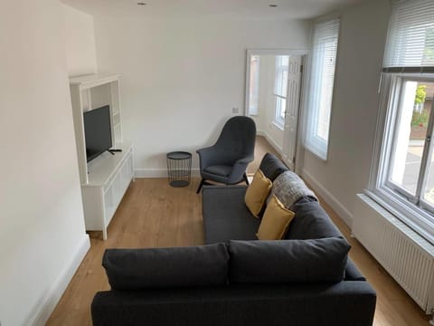 One Bedroom flat in Whitstable with free parking Condo in Whitstable