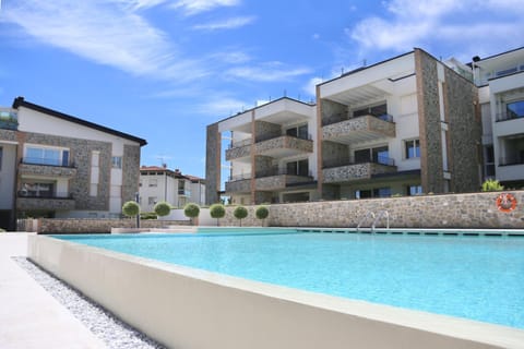 Property building, Swimming pool, Swimming pool