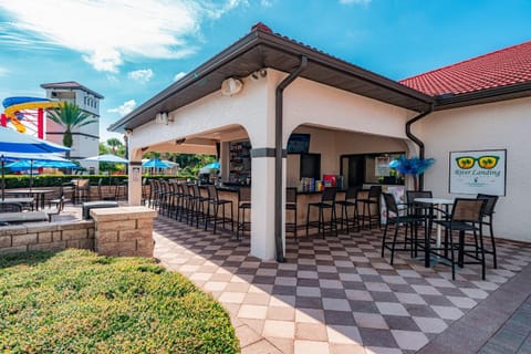 Patio, Restaurant/places to eat, Lounge or bar, Dining area