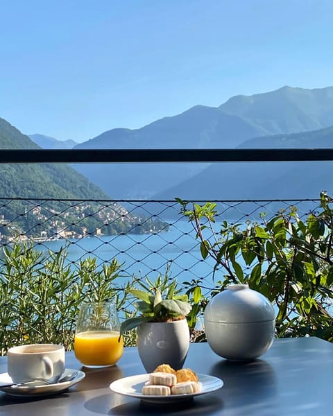 Balcony/Terrace, Lake view, Mountain view