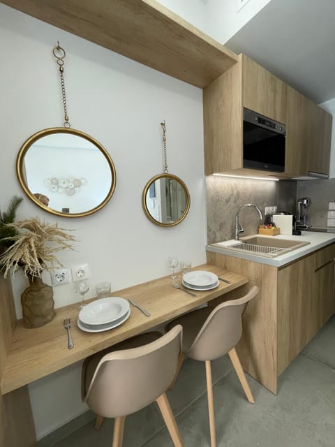 Coffee/tea facilities, Kitchen or kitchenette