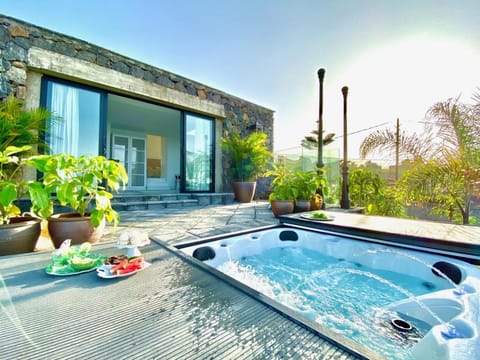 Natural landscape, Hot Tub, Hot Tub, Garden view, sunbed