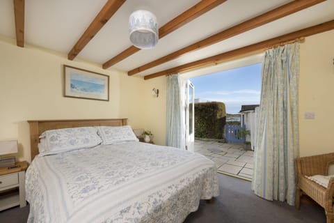 Bed, Photo of the whole room, Bedroom, Sea view