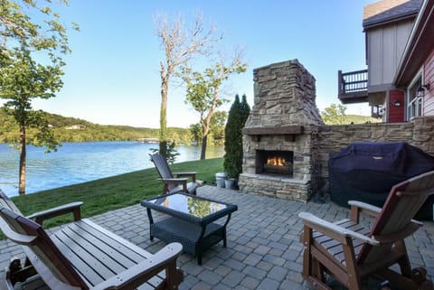 Chalets Resort Luxury Lakefront Villa Family Friendly 2 Pools Free Amenities Maison in Table Rock Lake