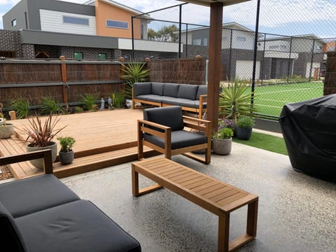 Patio, BBQ facilities