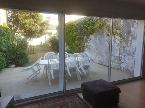 Maison pour 7 au cœur de Royan, jardin clos, proche plage et centre-ville, Wifi inclus - FR-1-494-71 House in Royan