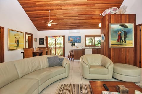 Semaphore Beach House House in Hawks Nest