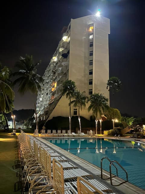 Night, Pool view