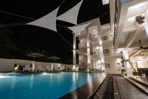 Rovira Suites Hotel in Dumaguete