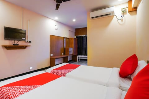 OYO Raja Residency Near Snow World Hotel in Hyderabad