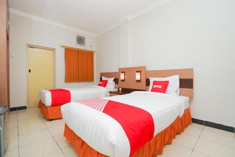 SUPER OYO 2075 Graha Marina Hotel in Surabaya