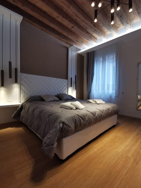 Deluxe 3 Bedroom Flat in Rialto Apartment in San Marco