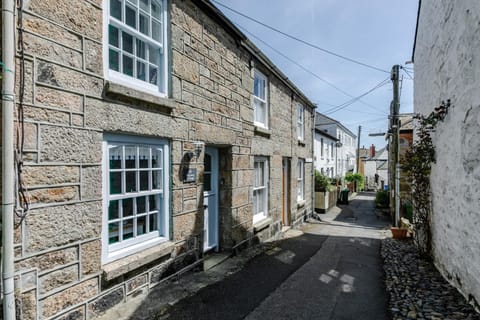 Tregwary Cottage House in Chywoone Hill