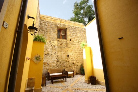 Garden, Inner courtyard view