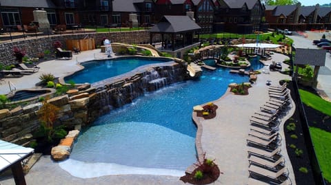 WaterMill Cove Resort LUXURY Lakefront Lodge 2mi to Silver Dollar City HUGE POOL House in Indian Point