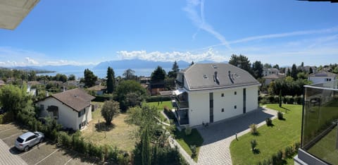 Day, Neighbourhood, Sea view, Street view, Location